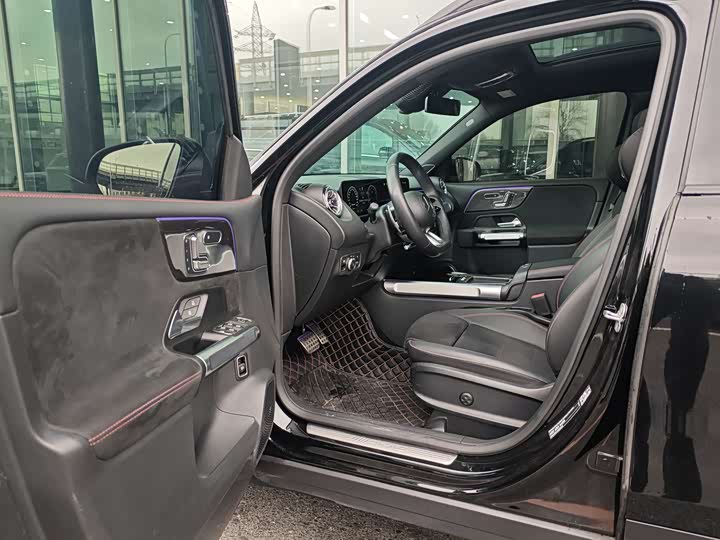 Фото 4 - Mercedes-Benz GLB-Class AMG