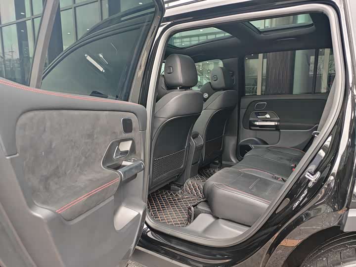 Фото 6 - Mercedes-Benz GLB-Class AMG