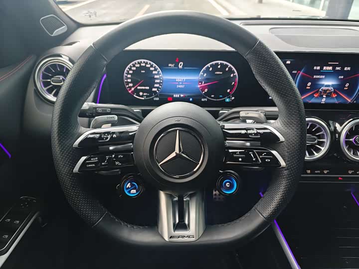 Фото 8 - Mercedes-Benz GLB-Class AMG