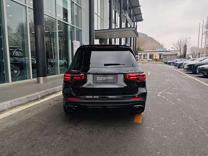 Фото 9 - Mercedes-Benz GLB-Class AMG