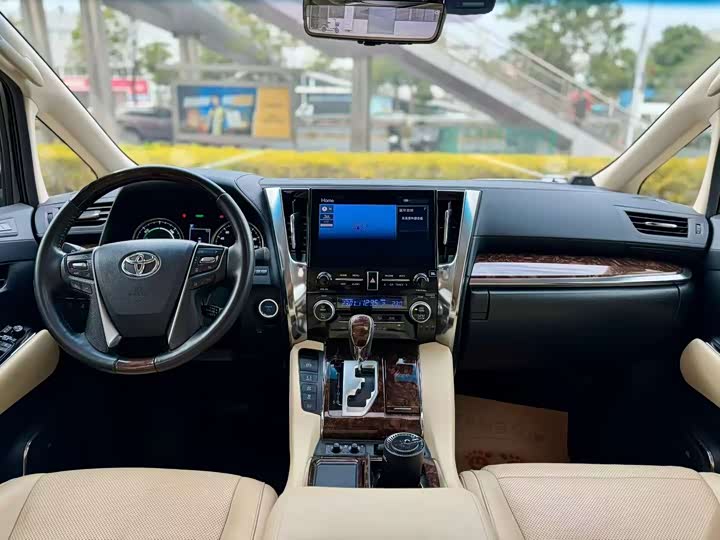 Фото 4 - Toyota Alphard