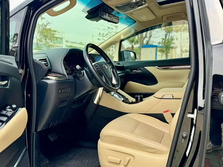 Фото 5 - Toyota Alphard