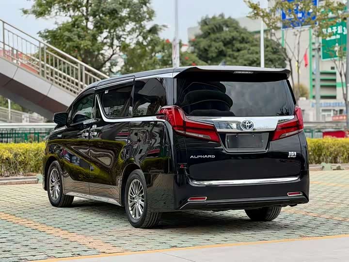 Фото 7 - Toyota Alphard