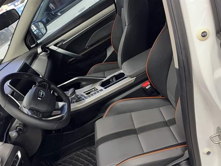 Фото 9 - Geely Coolray