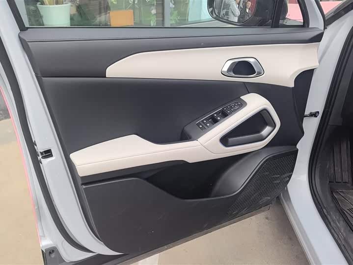 Фото 7 - BYD Yuan Up