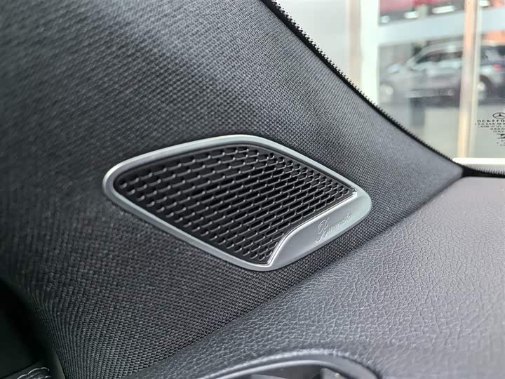 Фото 9 - Mercedes-Benz EQA