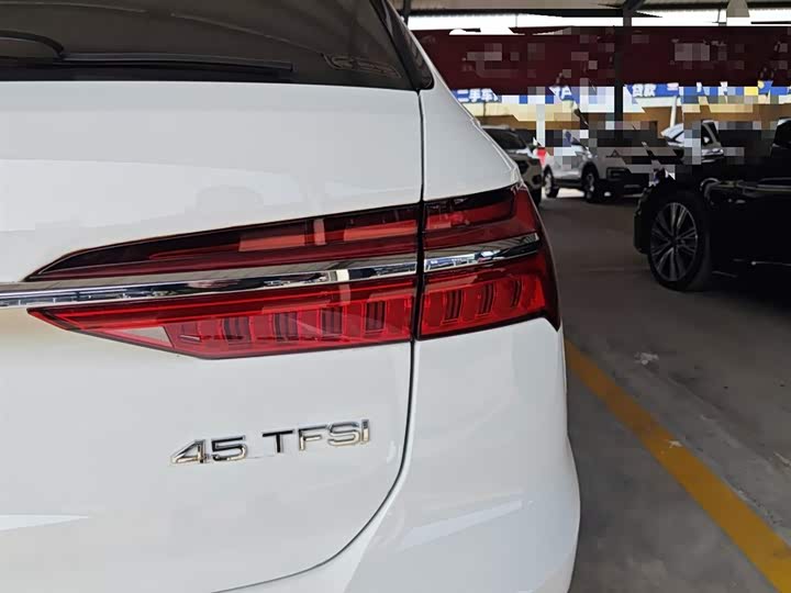 Фото 8 - Audi A6