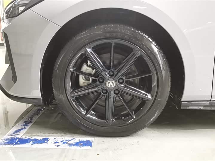 Фото 6 - Changan UNI-V Hybrid