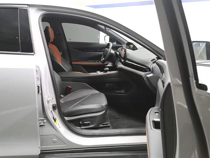 Фото 8 - Changan UNI-V Hybrid