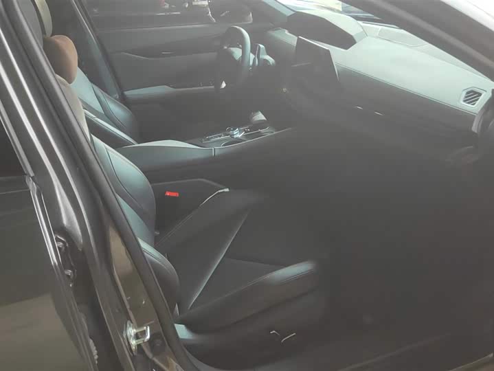 Фото 8 - Changan UNI-V