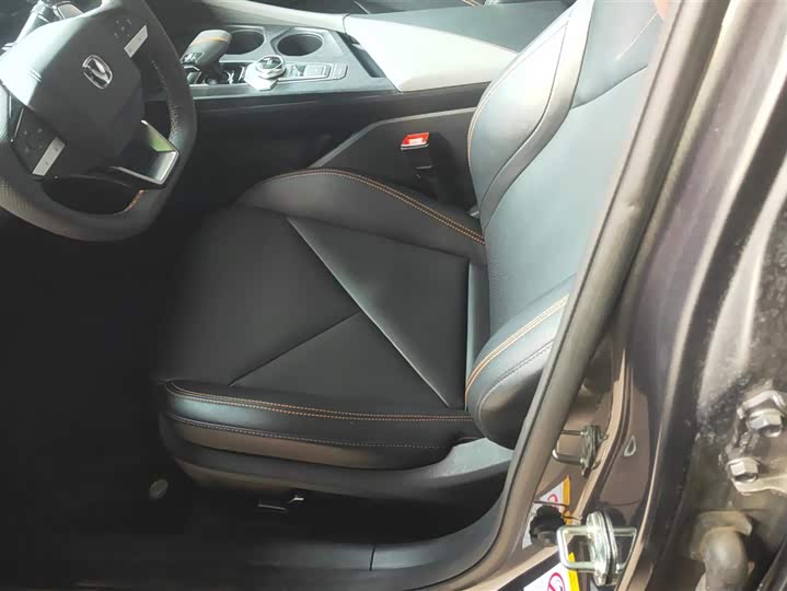 Фото 9 - Changan UNI-V