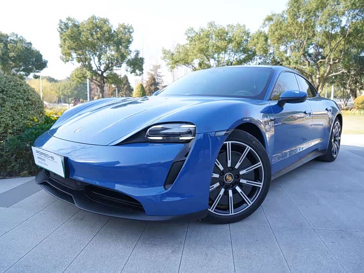 Фото 1 - Porsche Taycan