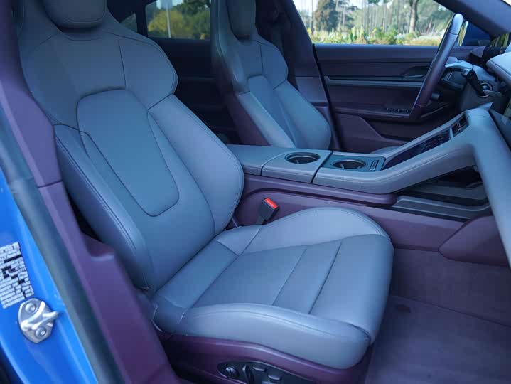 Фото 8 - Porsche Taycan