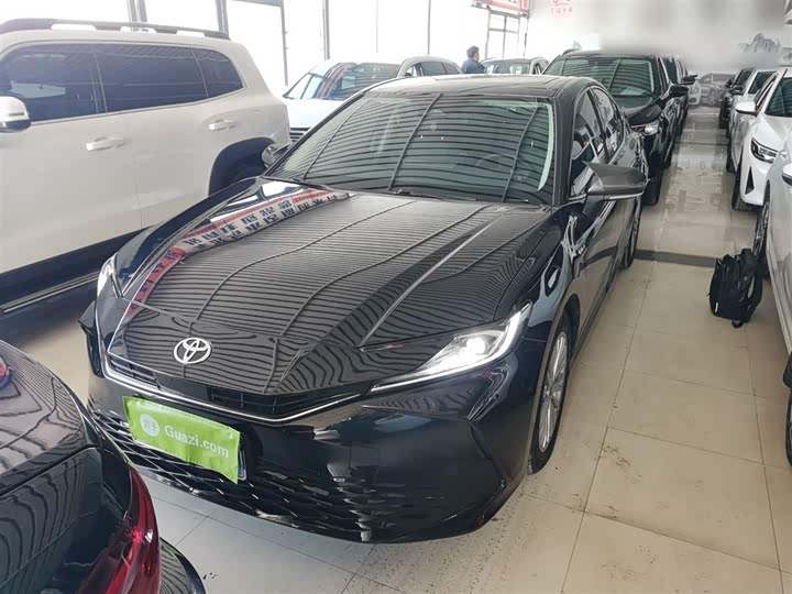 Фото 3 - Toyota Camry