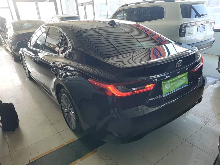 Фото 5 - Toyota Camry