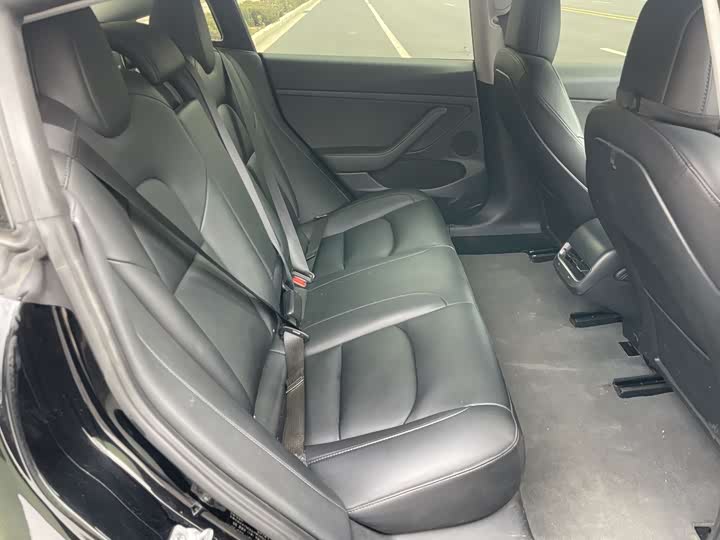 Фото 8 - Tesla Model 3