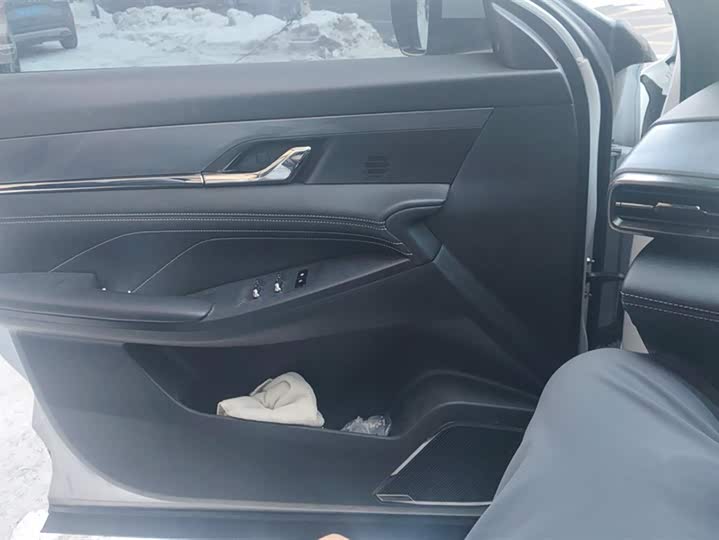 Фото 7 - Dongfeng Aeolus L7