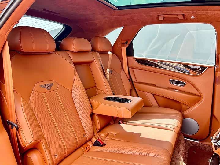 Фото 9 - Bentley Bentayga