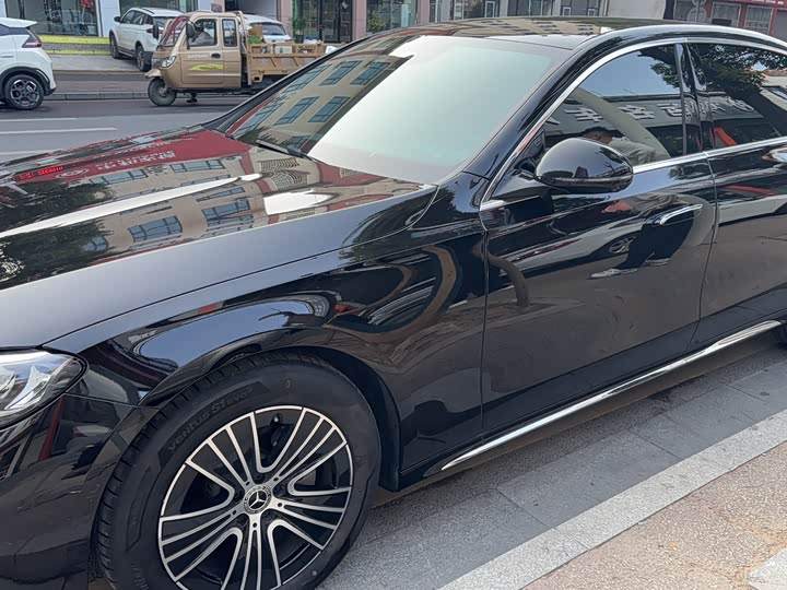 Фото 2 - Mercedes-Benz E-Class