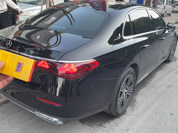 Фото 6 - Mercedes-Benz E-Class