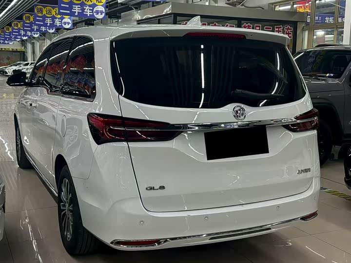 Фото 6 - Buick GL8 ES