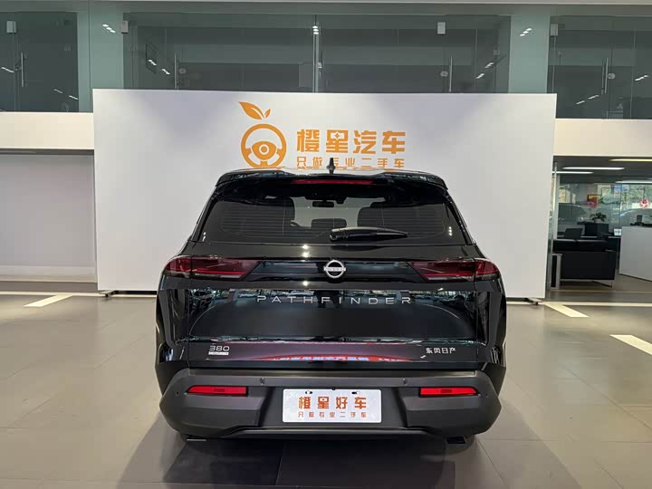 Фото 5 - Nissan Pathfinder