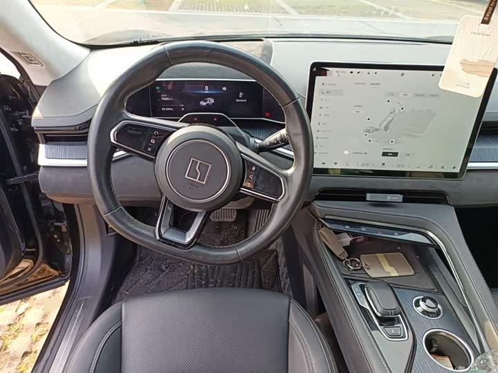 Фото 3 - Zeekr 001