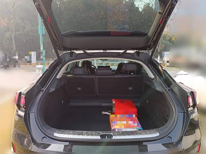 Фото 9 - Zeekr 001