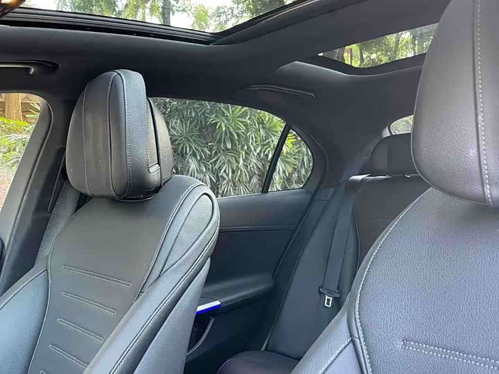 Фото 7 - Mercedes-Benz C-Class