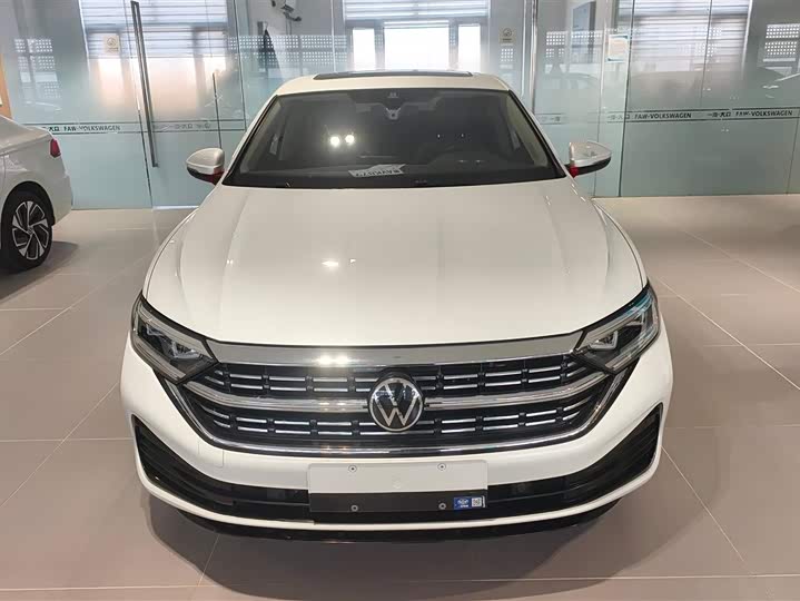 Фото 1 - Volkswagen Sagitar L