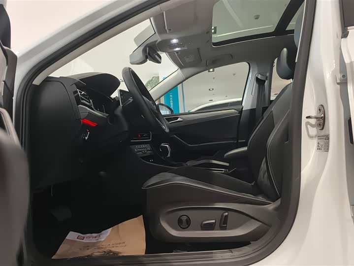 Фото 8 - Volkswagen Sagitar L