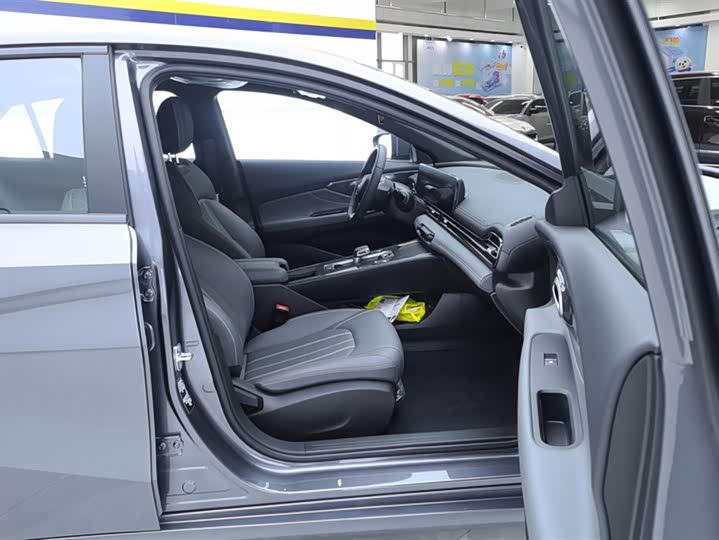 Фото 8 - GAC Trumpchi Empow R