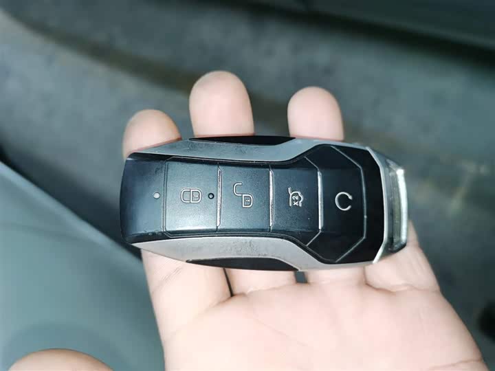 Фото 9 - BYD Han