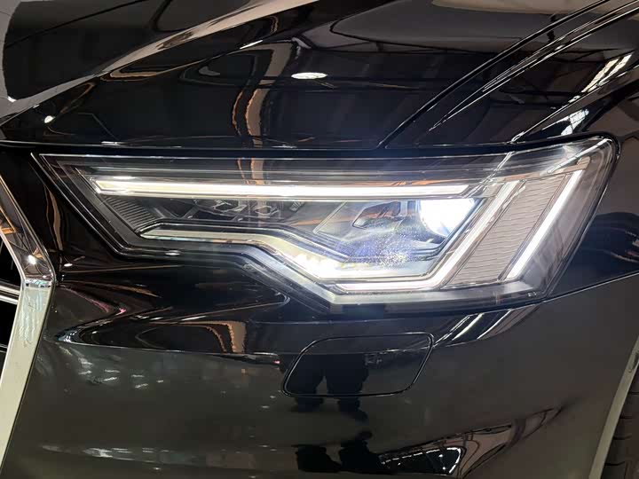 Фото 7 - Audi A6L