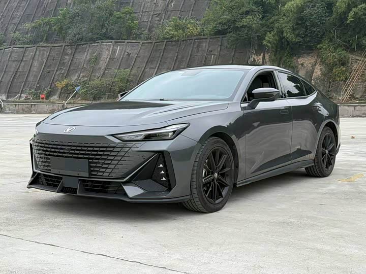 Фото 1 - Changan UNI-V