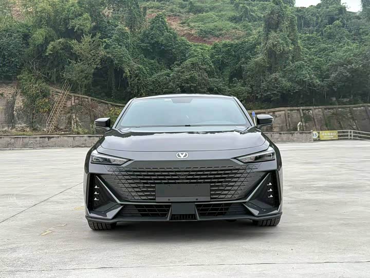 Фото 2 - Changan UNI-V