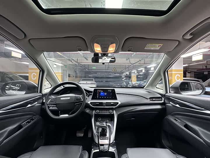 Фото 4 - Maxus Euniq 5