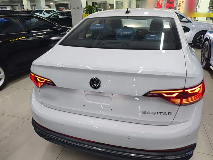 Фото 6 - Volkswagen Sagitar L