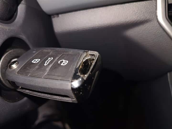 Фото 9 - Volkswagen Sagitar L