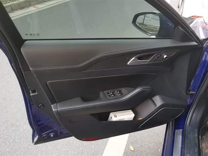 Фото 7 - Hongqi H5