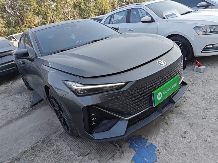 Фото 4 - Changan UNI-V