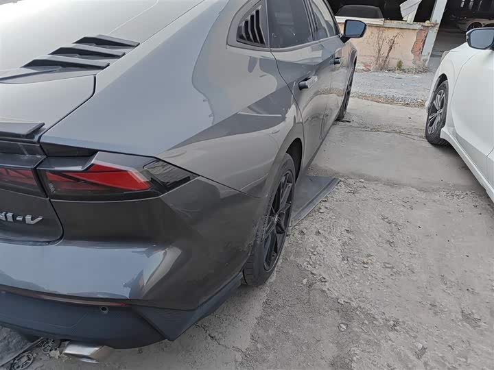 Фото 8 - Changan UNI-V