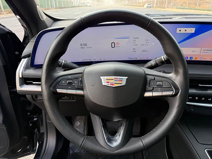 Фото 6 - Cadillac XT4