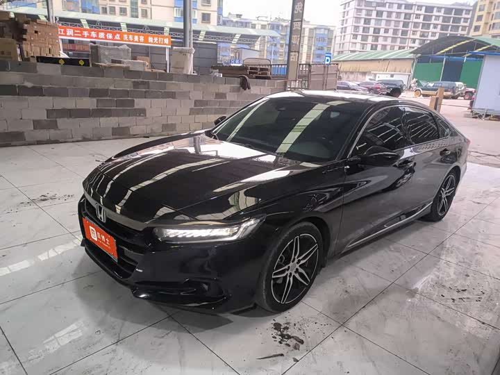 Фото 1 - Honda Accord