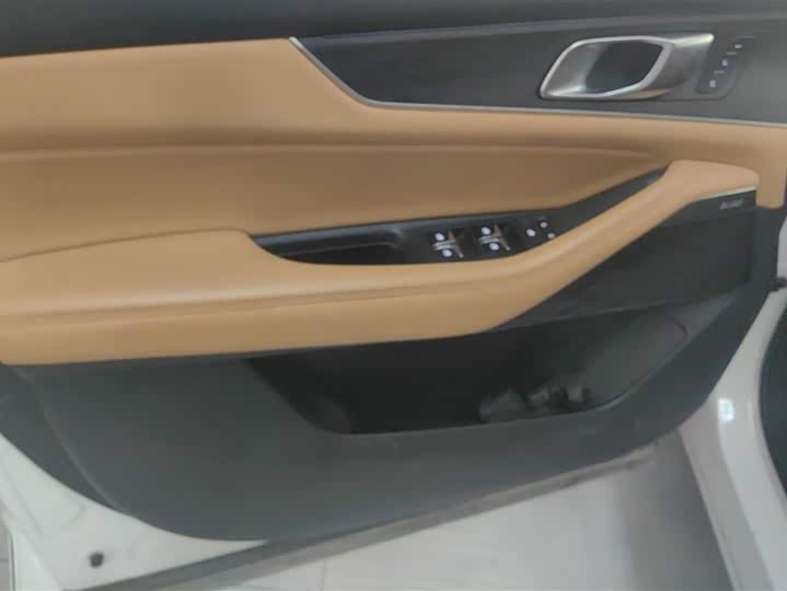 Фото 7 - Changan UNI-K