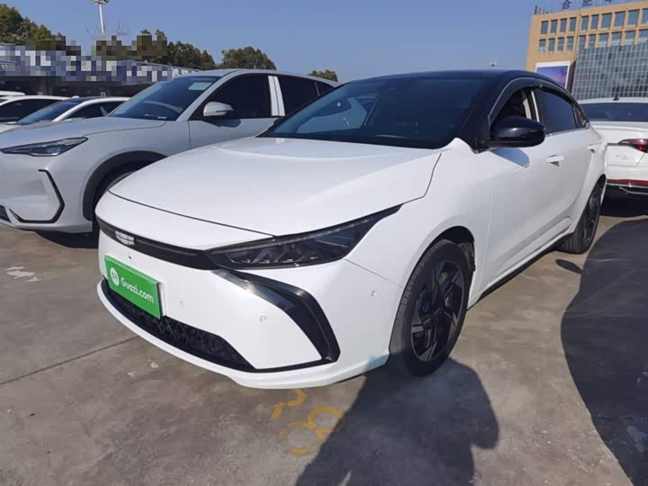 Фото 2 - Geely Geometry G6