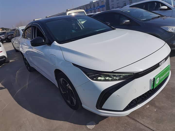 Фото 4 - Geely Geometry G6