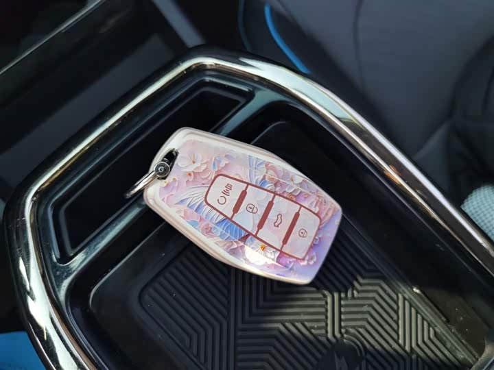 Фото 9 - Geely Geometry G6