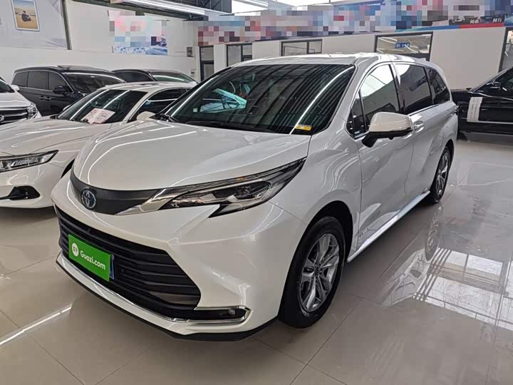 Фото 1 - Toyota Sienna