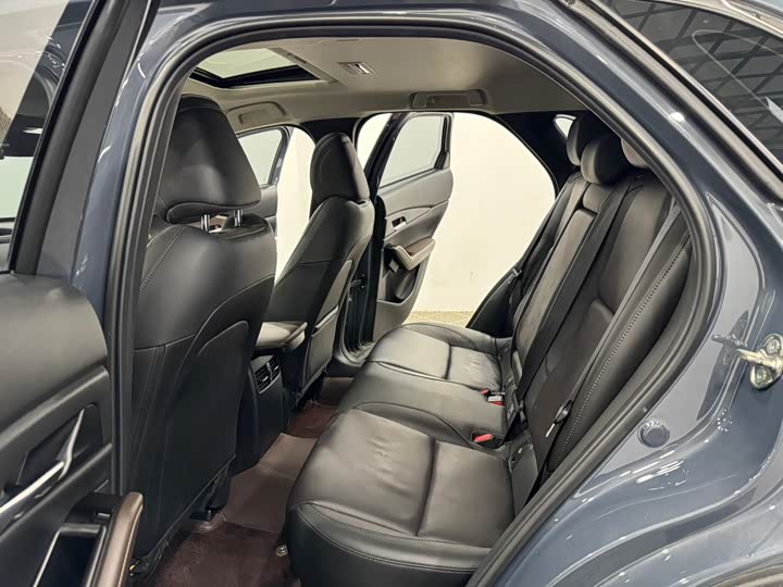 Фото 6 - Mazda CX-30